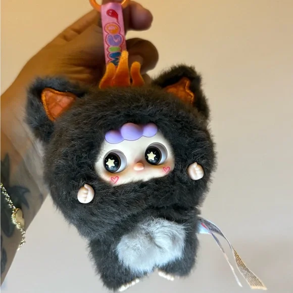 Migo Troublemaker CONFIRMED- The King’s Crown Pendant - Picture 2 of 6